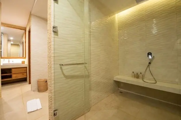 Luxury Glamping with Bathtub