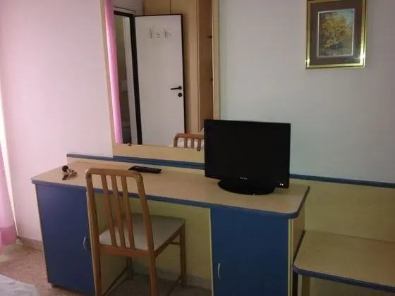 Standard Tek Büyük Yataklı Oda