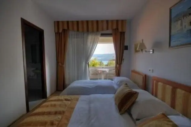 Standard Tek Büyük veya İki Ayrı Yataklı Oda, Balkon