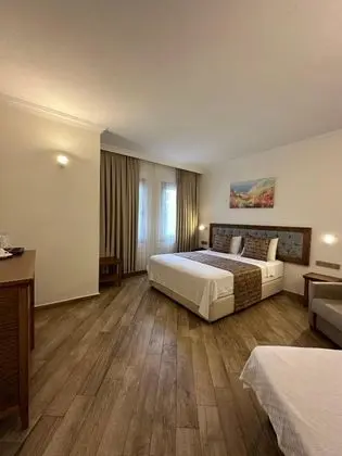 Aile Odası, Şehir veya Dağ Manzaralı
