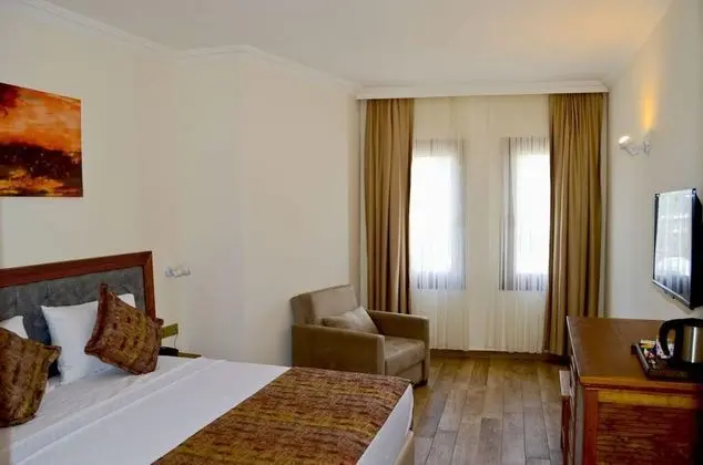 Aile Odası, Şehir veya Dağ Manzaralı