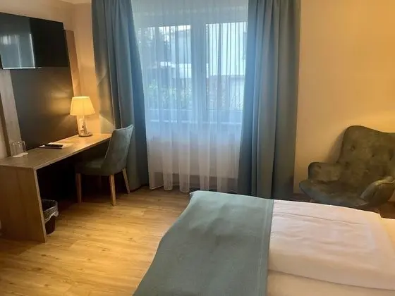 Comfort Tek Büyük Yataklı Oda