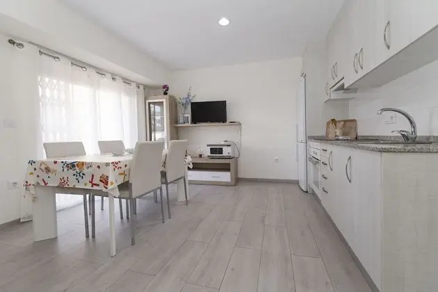 Apart Daire, 2 Yatak Odası, Havuz Manzaralı, Zemin Kat (Marino)