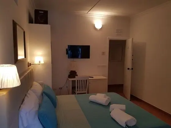 Tek Büyük veya İki Ayrı Yataklı Oda, Deniz Manzaralı