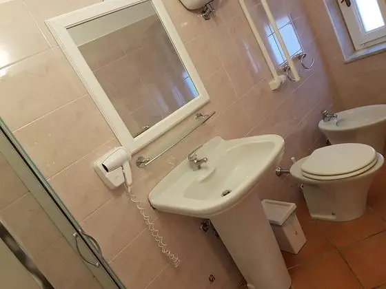 Tek Büyük veya İki Ayrı Yataklı Oda, Deniz Manzaralı