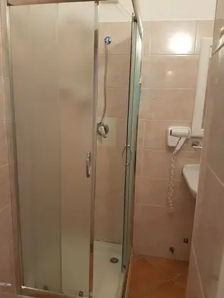 Tek Büyük veya İki Ayrı Yataklı Oda, Deniz Manzaralı