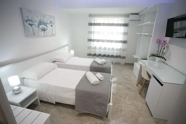 Tek Büyük veya İki Ayrı Yataklı Oda