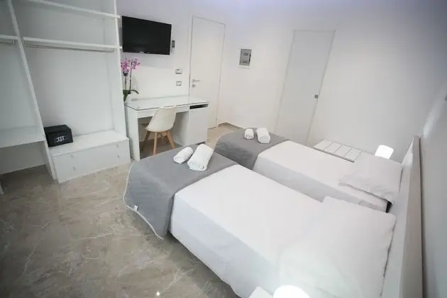 Tek Büyük veya İki Ayrı Yataklı Oda