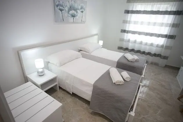 Tek Büyük veya İki Ayrı Yataklı Oda