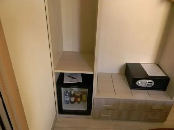 Büyük Yataklı Tek Kişilik Oda