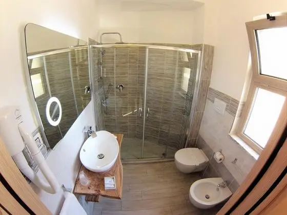 Comfort Tek Büyük veya İki Ayrı Yataklı Oda