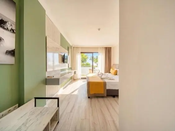 Deluxe Oda, Havuz veya Bahçe Manzaralı
