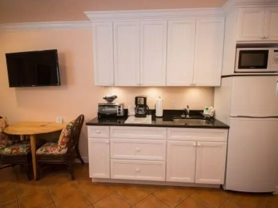 Stüdyo (Second Floor Studio)