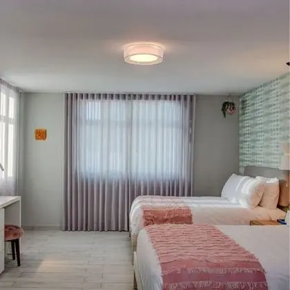 Traditional Tek Büyük Yataklı Oda