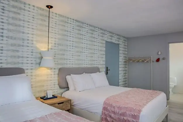 Traditional Tek Büyük Yataklı Oda