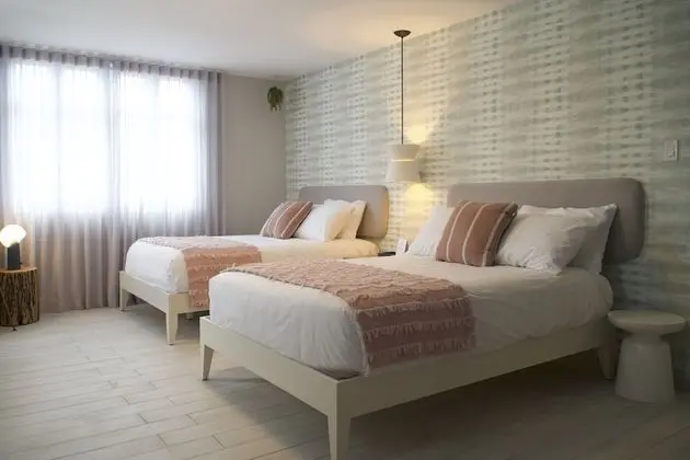 Traditional Tek Büyük Yataklı Oda