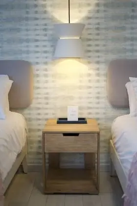 Traditional Tek Büyük Yataklı Oda