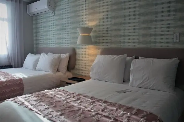 Traditional Tek Büyük Yataklı Oda