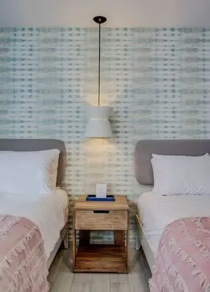 Traditional Tek Büyük Yataklı Oda