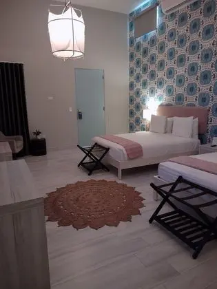 Traditional Tek Büyük Yataklı Oda