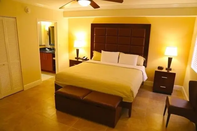 One Bedroom Suite 27B