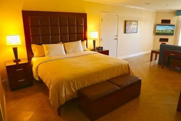 Studio Apartment 14A