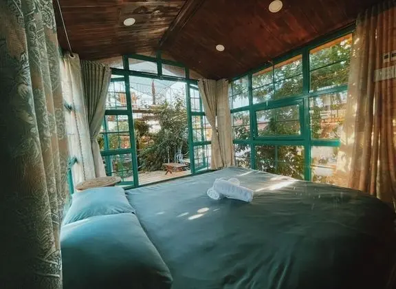 Deluxe Tek Büyük Yataklı Oda (Cosy)