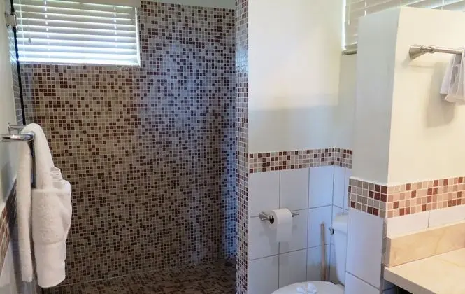 Comfort Apart Daire, 2 Yatak Odası, Küçük Mutfak, Bahçe Manzaralı