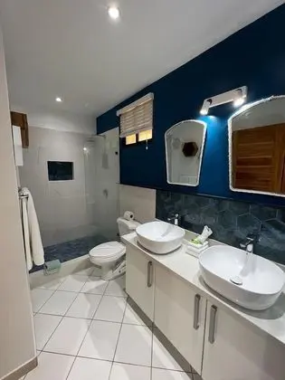 Deluxe Apart Daire, 2 Yatak Odası, Küçük Mutfak, Kısmi Deniz Manzaralı
