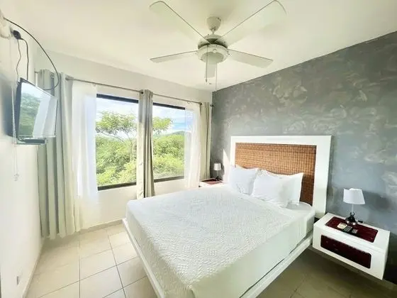 Deluxe Stüdyo, 1 Yatak Odası, Küçük Mutfak, Bahçe Manzaralı (3rd Level-No Elevator)