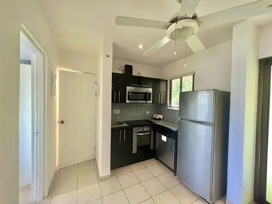 Deluxe Stüdyo, 1 Yatak Odası, Küçük Mutfak, Bahçe Manzaralı (3rd Level-No Elevator)