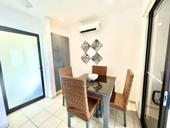 Deluxe Stüdyo, 1 Yatak Odası, Küçük Mutfak, Bahçe Manzaralı (3rd Level-No Elevator)