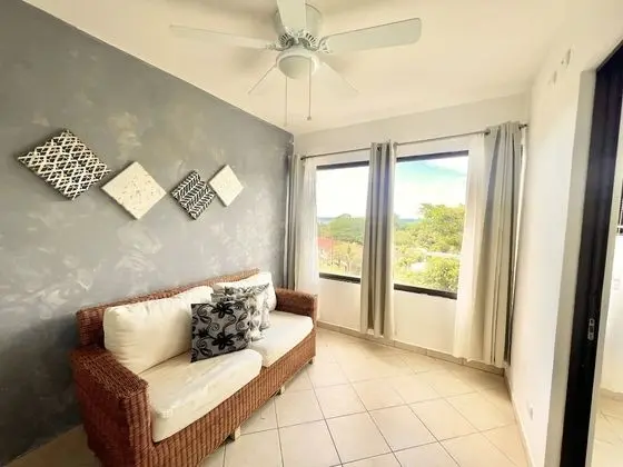 Deluxe Stüdyo, 1 Yatak Odası, Küçük Mutfak, Bahçe Manzaralı (3rd Level-No Elevator)