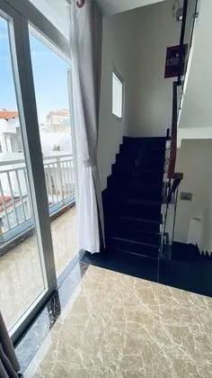 Deluxe Stüdyo, Penceresiz