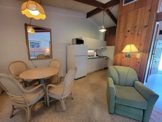 1 bedroom with kitchen (203)