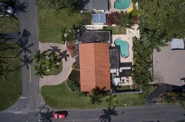 Ev