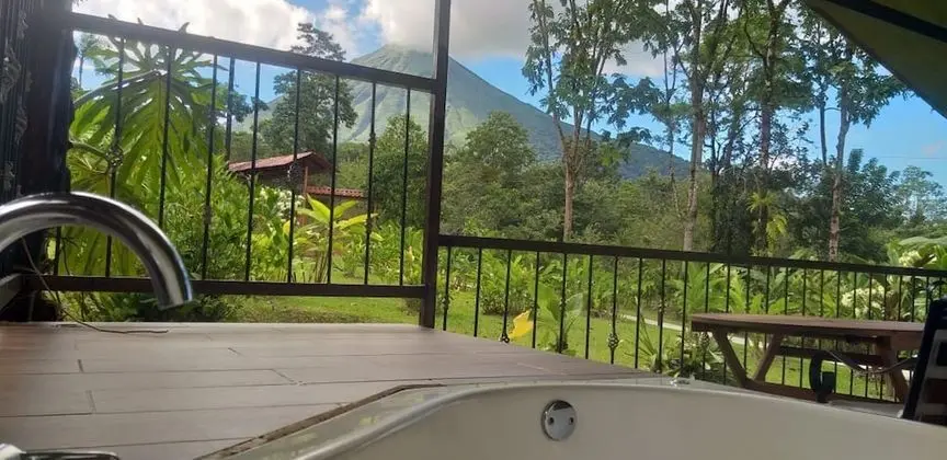 Tropical Villa With Jacuzzi