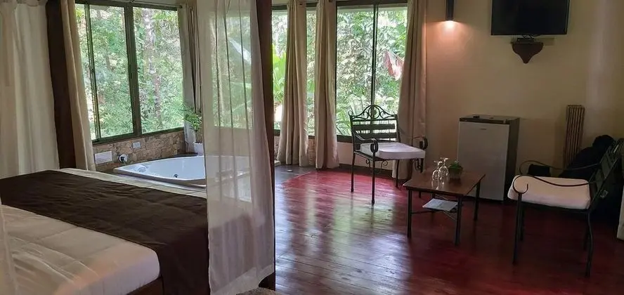 Tropical Suite With Jacuzzi