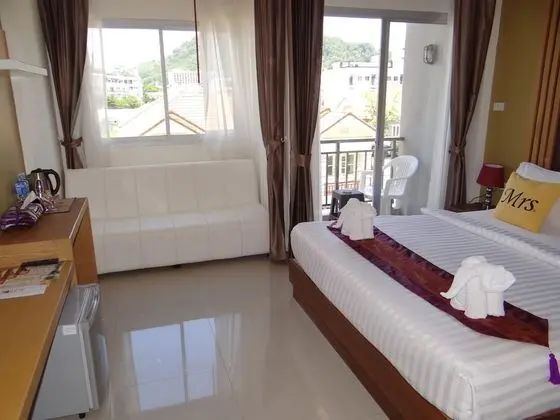 Deluxe King Room with Balcony