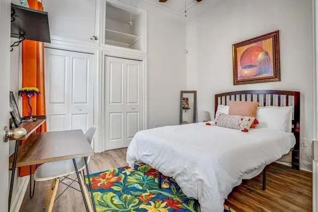Ev (Tropical Treme Home Mins to the Frenc)
