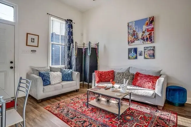 Ev (Tropical Treme Home Mins to the Frenc)