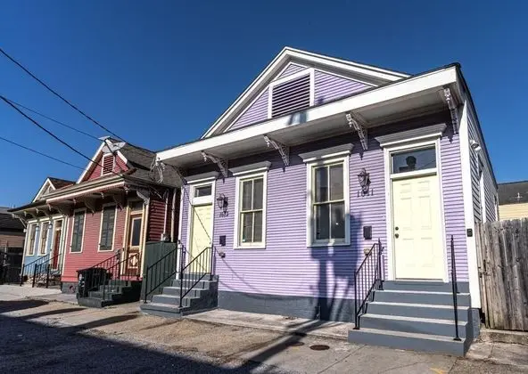 Ev (Tropical Treme Home Mins to the Frenc)