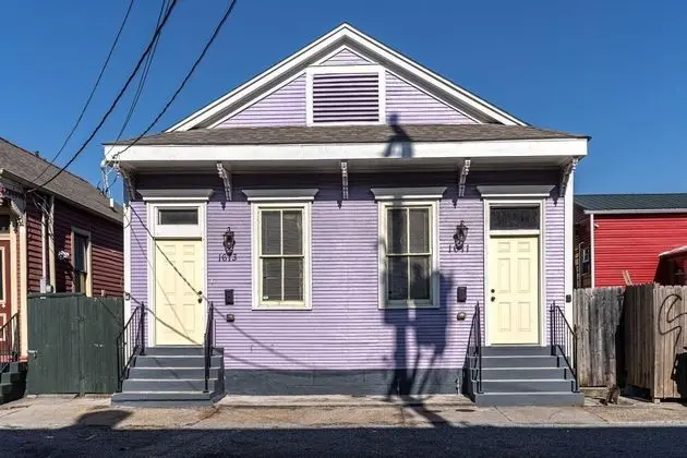 Ev (Tropical Treme Home Mins to the Frenc)