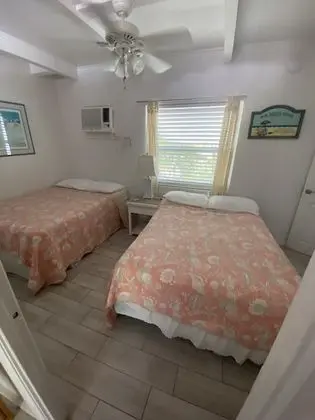 One Bedroom Cottage, 2 Beds