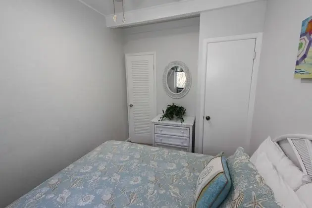 Standard Studio, Shower Only, Mini Fridge, Microwave