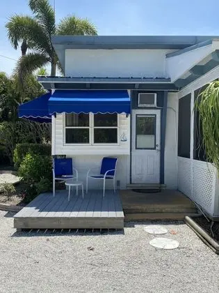 Standard Studio, Shower Only, Mini Fridge, Microwave