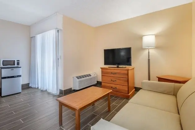 Standard Oda, 1 En Büyük (King) Boy Yatak ve Çekyat, Balkon, Kısmi Deniz Manzarası