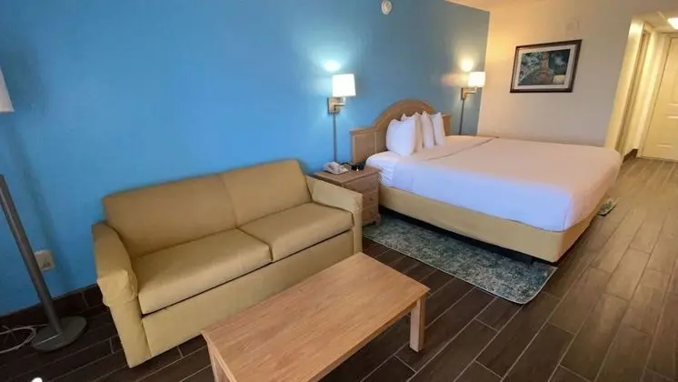 Standard Oda, 1 En Büyük (King) Boy Yatak ve Çekyat, Balkon, Kısmi Deniz Manzarası