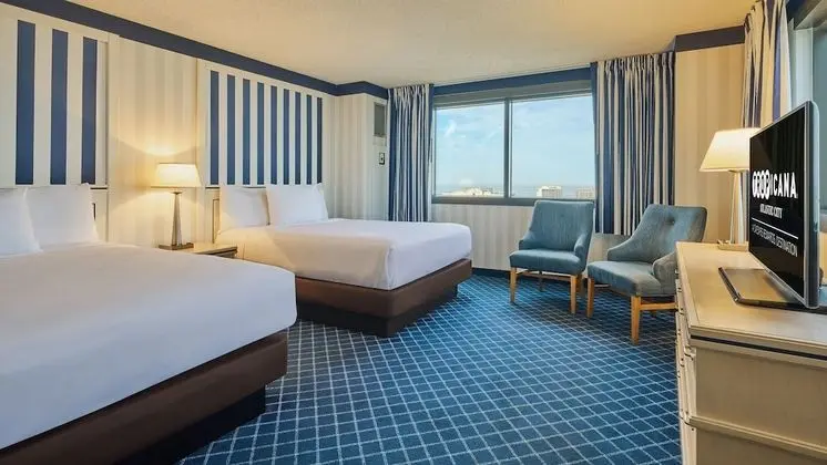 WEST ONE BEDROOM SUITE 2 QUEEN NON-SMOKING