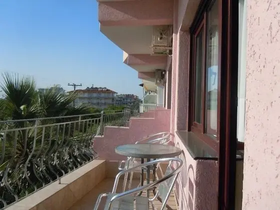 Üç Kişilik Oda